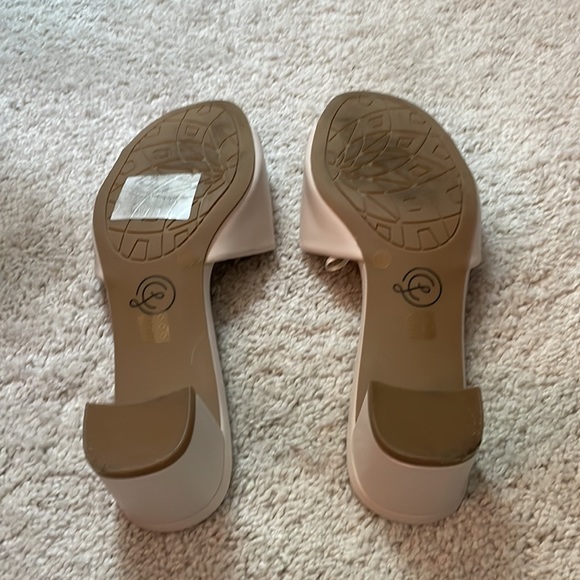 Chinese Laundry Ina Smooth Slide. Size 7.5 - Picture 6 of 6